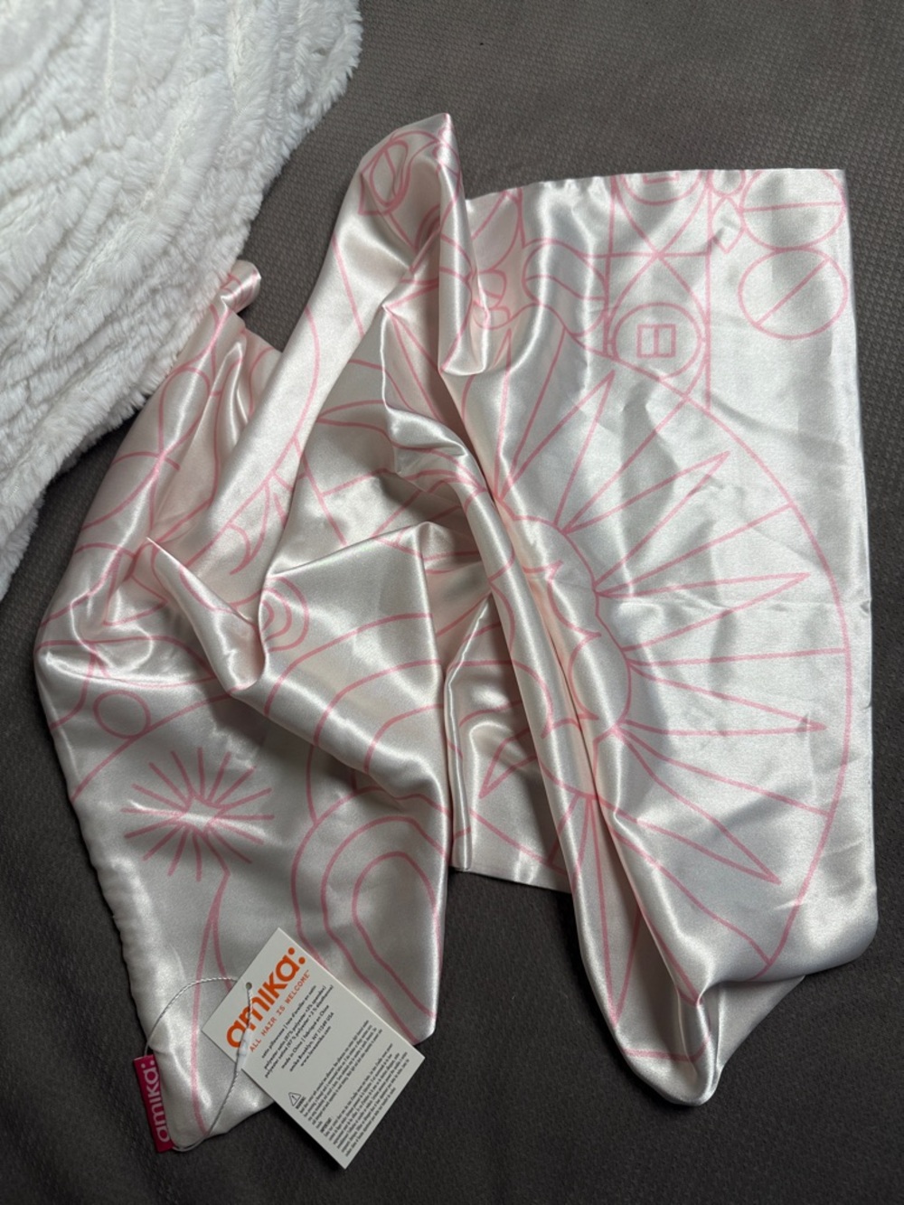 amika Satin pillow case with Light Pink Graphic Lines